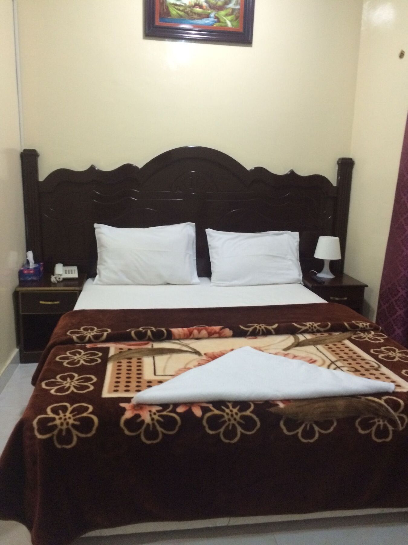 Hotel White *